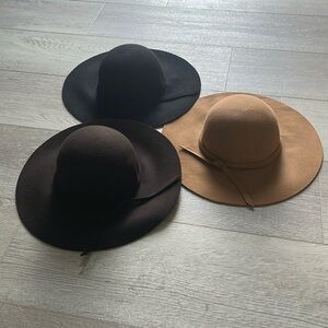 Woman’s Flowy hats